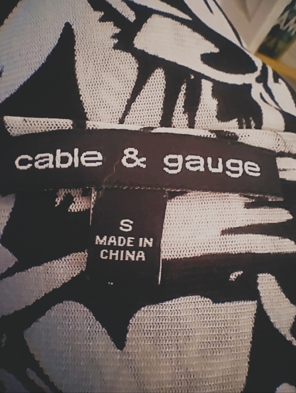 Cable & Gauge Sleeveless Top with Shrugged Neckline Black & White Size S - Picture 3 of 5